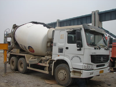 砼運輸車 concrete mixing carrier